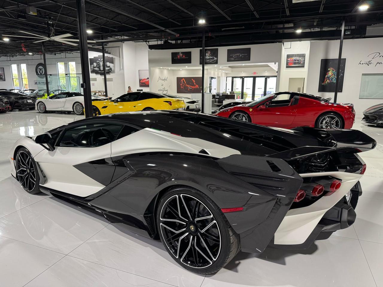 2021 Lamborghini Sian FKP37 1 of 63 for the world!!! Bianco Phanes paint w/ exposed carbon!! Fort Lauderdale FL