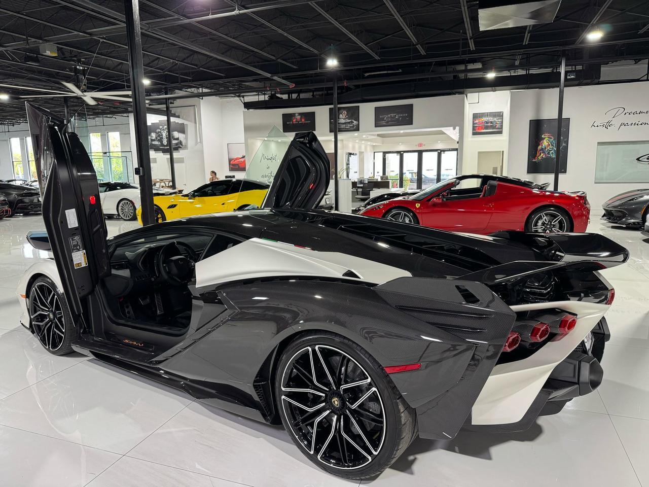 2021 Lamborghini Sian FKP37 1 of 63 for the world!!! Bianco Phanes paint w/ exposed carbon!! Fort Lauderdale FL
