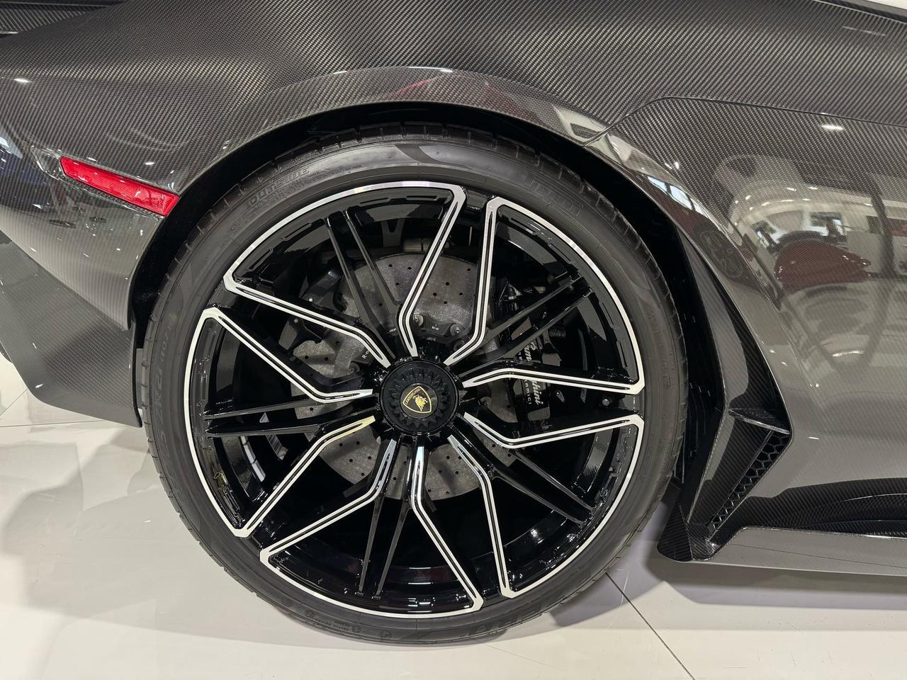 2021 Lamborghini Sian FKP37 1 of 63 for the world!!! Bianco Phanes paint w/ exposed carbon!! Fort Lauderdale FL