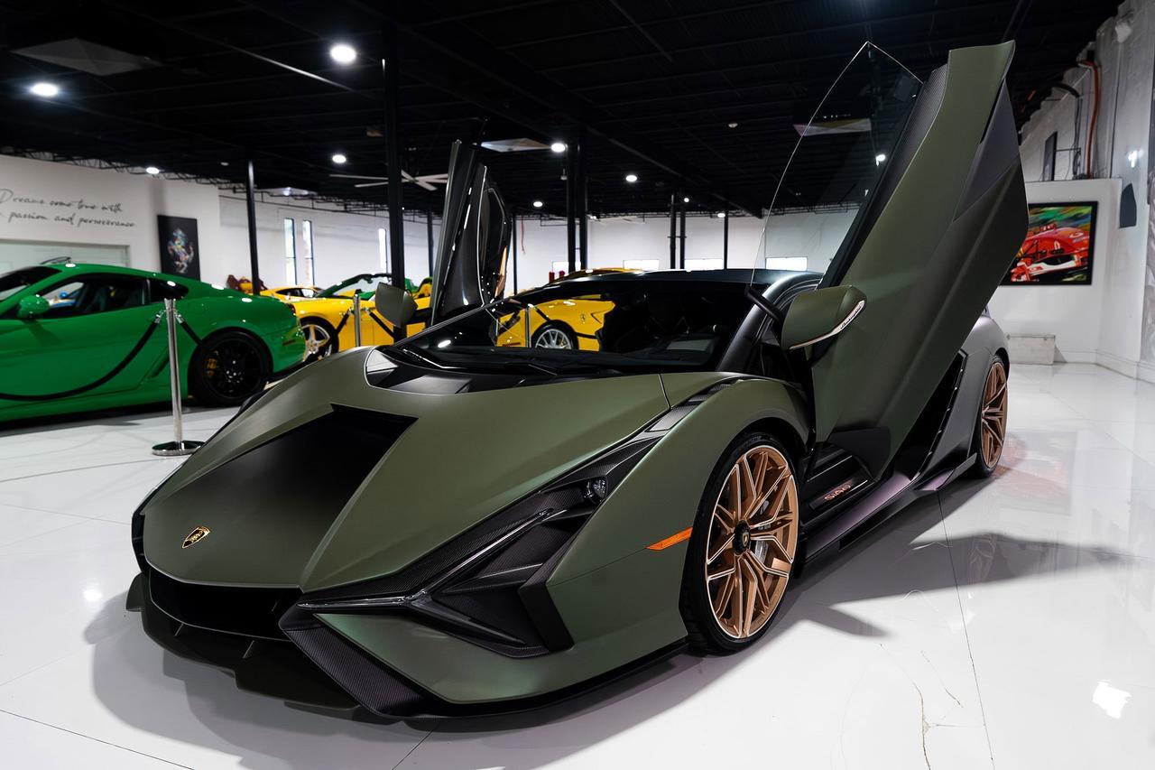 2021 Lamborghini Sian FKp 37 1 of 63, Verde Triton gradient paint, Poltrona Frau leather interior AND MUCH MORE!!! Fort Lauderdale FL
