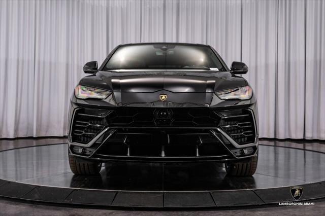 2021 Lamborghini Urus .