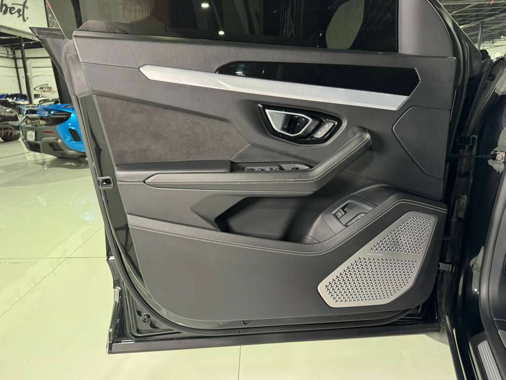 2021 Lamborghini Urus 1016 WIDE BODY KIT! Nero Helene paint, factory Akrapovic exhaust, Bang & Olufsen audio & MUCH MORE!! Fort Lauderdale FL
