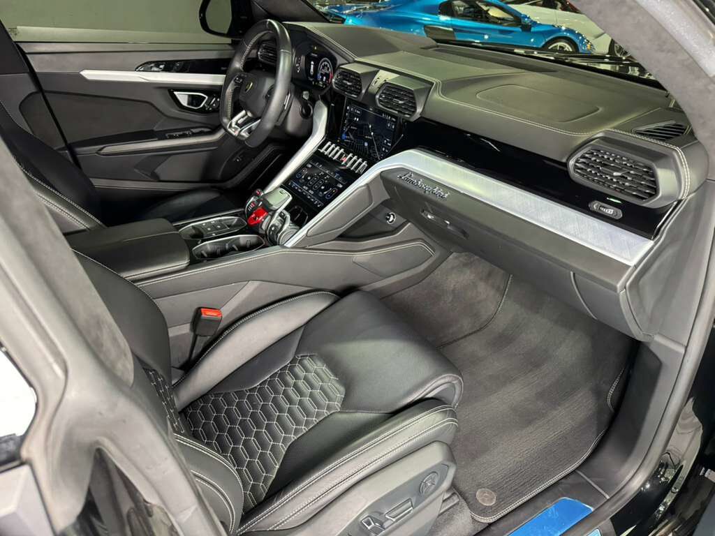 2021 Lamborghini Urus 1016 WIDE BODY KIT! Nero Helene paint, factory Akrapovic exhaust, Bang & Olufsen audio & MUCH MORE!! Fort Lauderdale FL