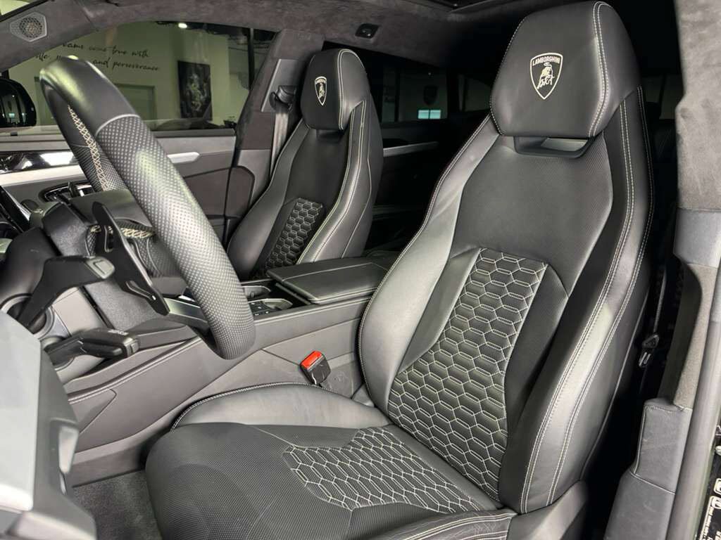 2021 Lamborghini Urus 1016 WIDE BODY KIT! Nero Helene paint, factory Akrapovic exhaust, Bang & Olufsen audio & MUCH MORE!! Fort Lauderdale FL