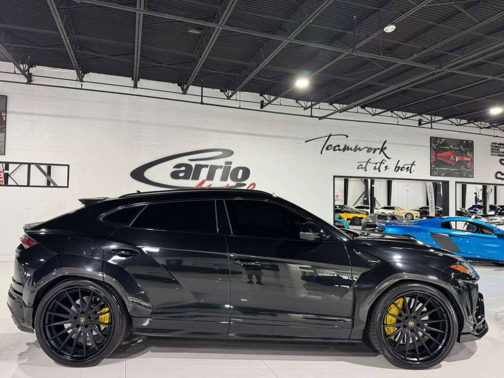 2021 Lamborghini Urus 1016 WIDE BODY KIT! Nero Helene paint, factory Akrapovic exhaust, Bang & Olufsen audio & MUCH MORE!! Fort Lauderdale FL