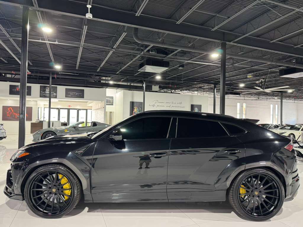 2021 Lamborghini Urus 1016 WIDE BODY KIT! Nero Helene paint, factory Akrapovic exhaust, Bang & Olufsen audio & MUCH MORE!! Fort Lauderdale FL