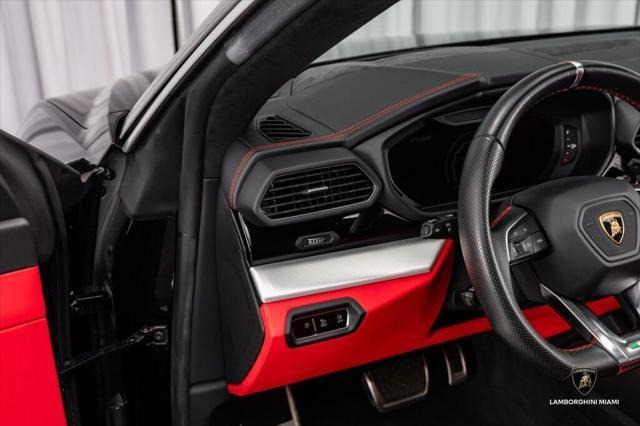 2021 Lamborghini Urus Base - Photo 24