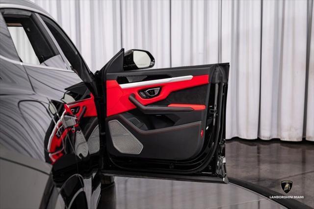2021 Lamborghini Urus Base - Photo 35