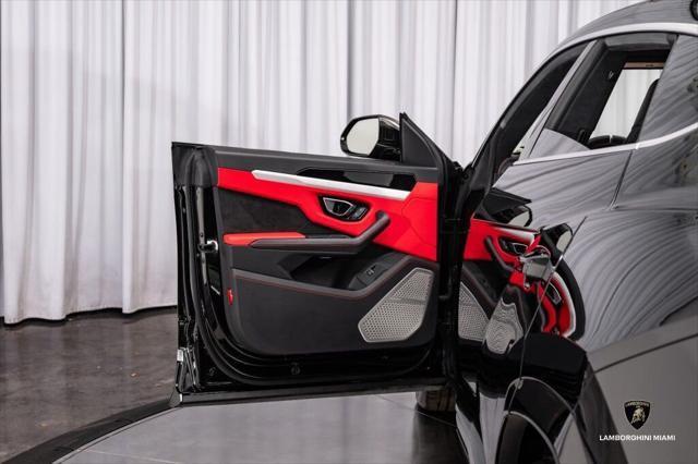 2021 Lamborghini Urus Base - Photo 19