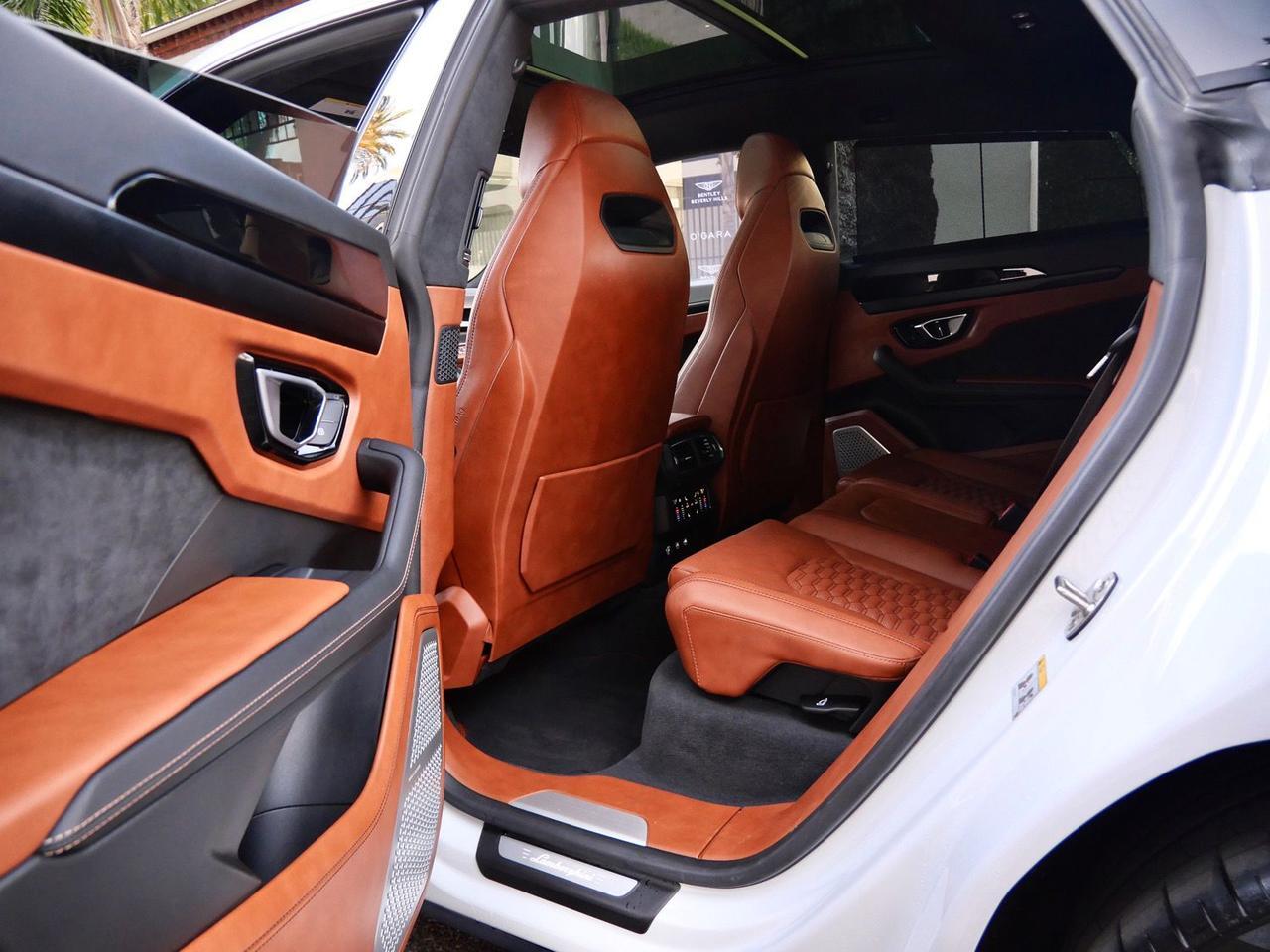 2021 Lamborghini Urus Base Base Lawrence KS