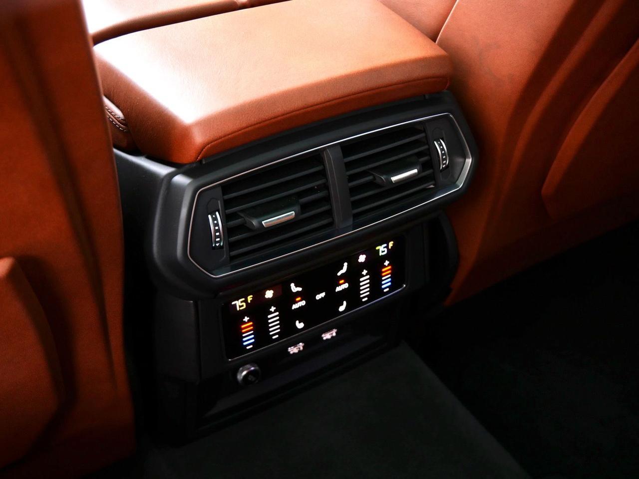 2021 Lamborghini Urus Base Base Lawrence KS