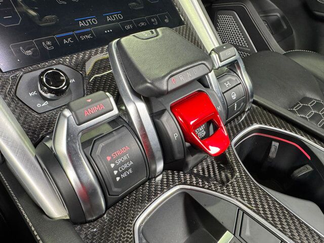 2021 Lamborghini Urus Bianco Monocerus Matt paint, interior carbon fiber trim, Bang & Olufsen audio AND MUCH MORE!!! Fort Lauderdale FL