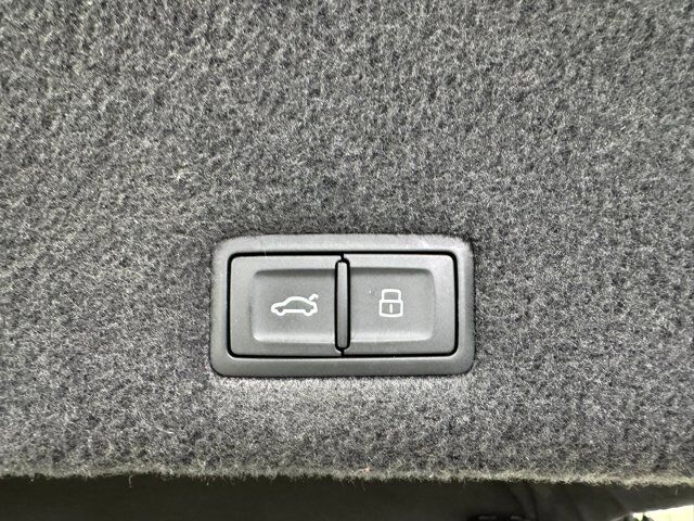 2021 Lamborghini Urus Bianco Monocerus Matt paint, interior carbon fiber trim, Bang & Olufsen audio AND MUCH MORE!!! Fort Lauderdale FL