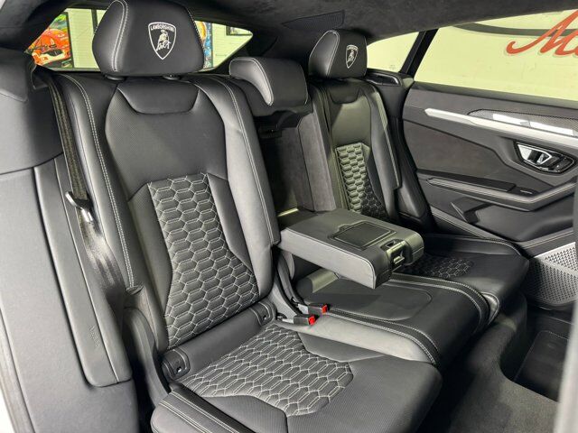 2021 Lamborghini Urus Bianco Monocerus Matt paint, interior carbon fiber trim, Bang & Olufsen audio AND MUCH MORE!!! Fort Lauderdale FL