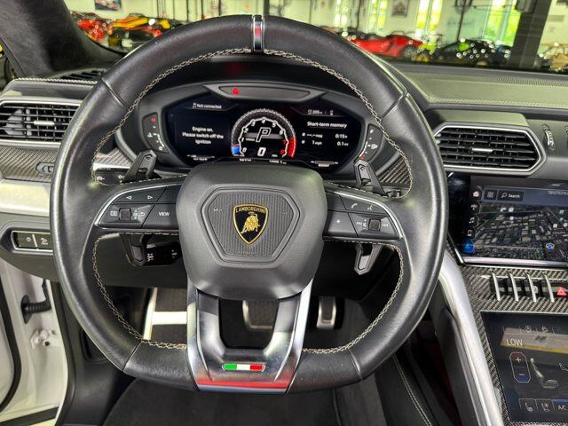 2021 Lamborghini Urus Bianco Monocerus Matt paint, interior carbon fiber trim, Bang & Olufsen audio AND MUCH MORE!!! Fort Lauderdale FL
