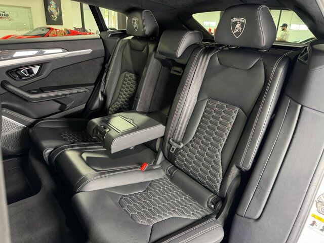 2021 Lamborghini Urus Bianco Monocerus Matt paint, interior carbon fiber trim, Bang & Olufsen audio AND MUCH MORE!!! Fort Lauderdale FL