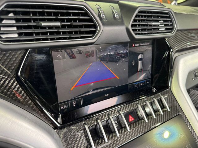 2021 Lamborghini Urus Bianco Monocerus Matt paint, interior carbon fiber trim, Bang & Olufsen audio AND MUCH MORE!!! Fort Lauderdale FL