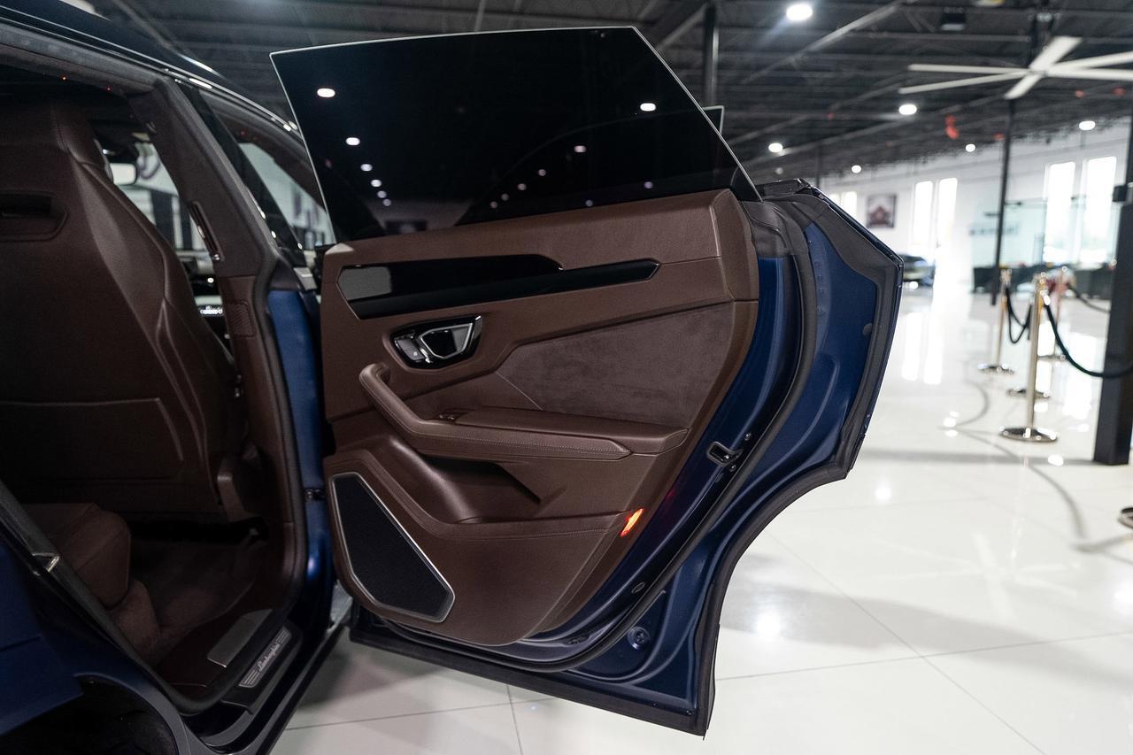2021 Lamborghini Urus Blu Astraeus Matt paint, Arancio Atlas calipers, Marrone Elpis leather/Alcantara interior AND MORE!! Fort Lauderdale FL