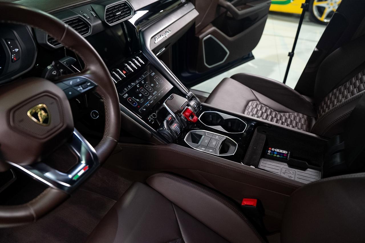 2021 Lamborghini Urus Blu Astraeus Matt paint, Arancio Atlas calipers, Marrone Elpis leather/Alcantara interior AND MORE!! Fort Lauderdale FL