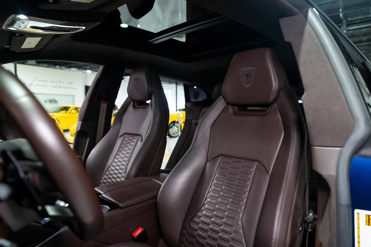 2021 Lamborghini Urus Blu Astraeus Matt paint, Arancio Atlas calipers, Marrone Elpis leather/Alcantara interior AND MORE!! Fort Lauderdale FL