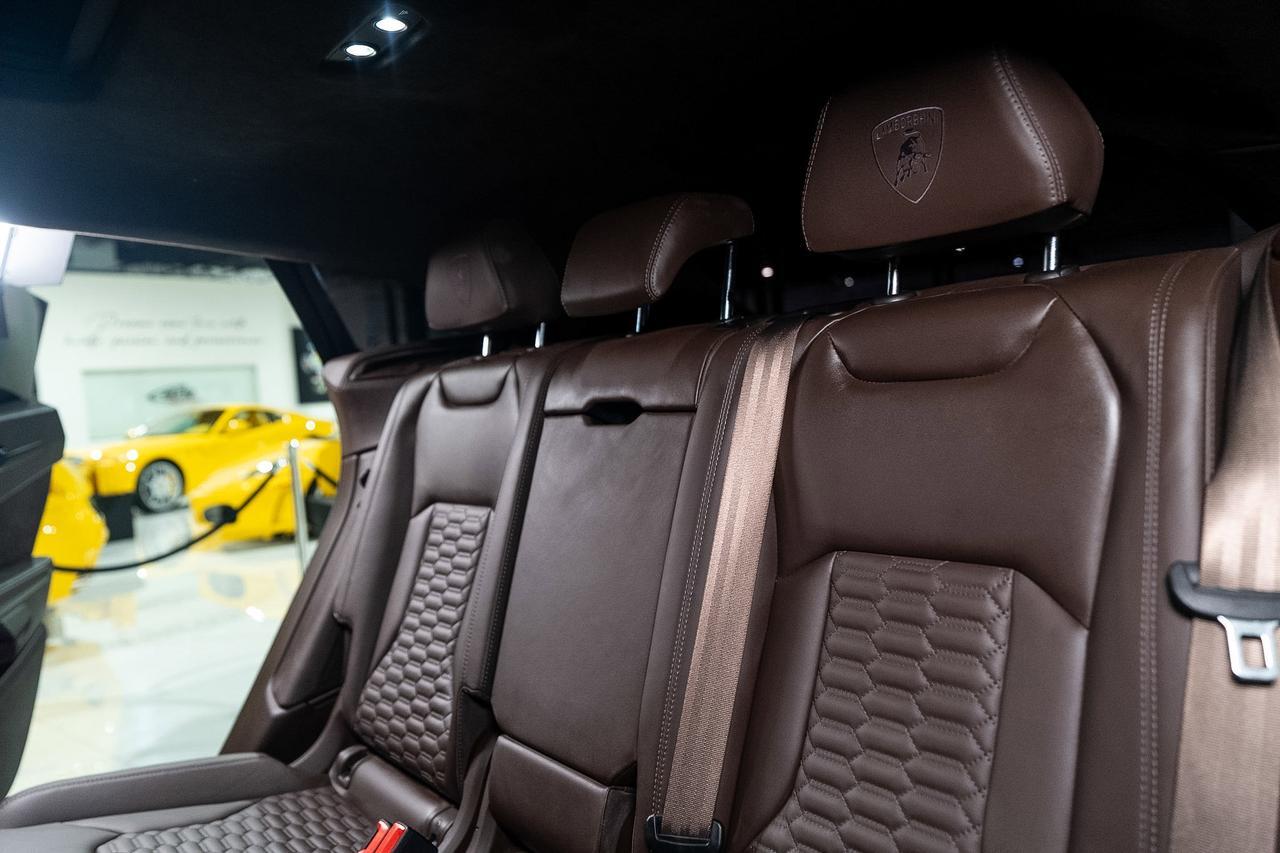 2021 Lamborghini Urus Blu Astraeus Matt paint, Arancio Atlas calipers, Marrone Elpis leather/Alcantara interior AND MORE!! Fort Lauderdale FL