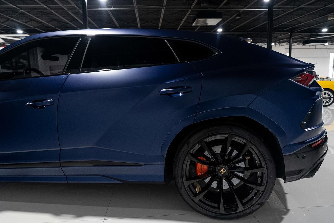 2021 Lamborghini Urus Blu Astraeus Matt paint, Arancio Atlas calipers, Marrone Elpis leather/Alcantara interior AND MORE!! Fort Lauderdale FL