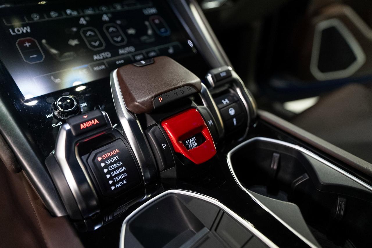 2021 Lamborghini Urus Blu Astraeus Matt paint, Arancio Atlas calipers, Marrone Elpis leather/Alcantara interior AND MORE!! Fort Lauderdale FL