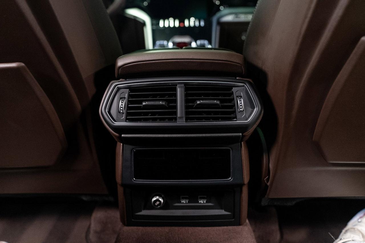 2021 Lamborghini Urus Blu Astraeus Matt paint, Arancio Atlas calipers, Marrone Elpis leather/Alcantara interior AND MORE!! Fort Lauderdale FL