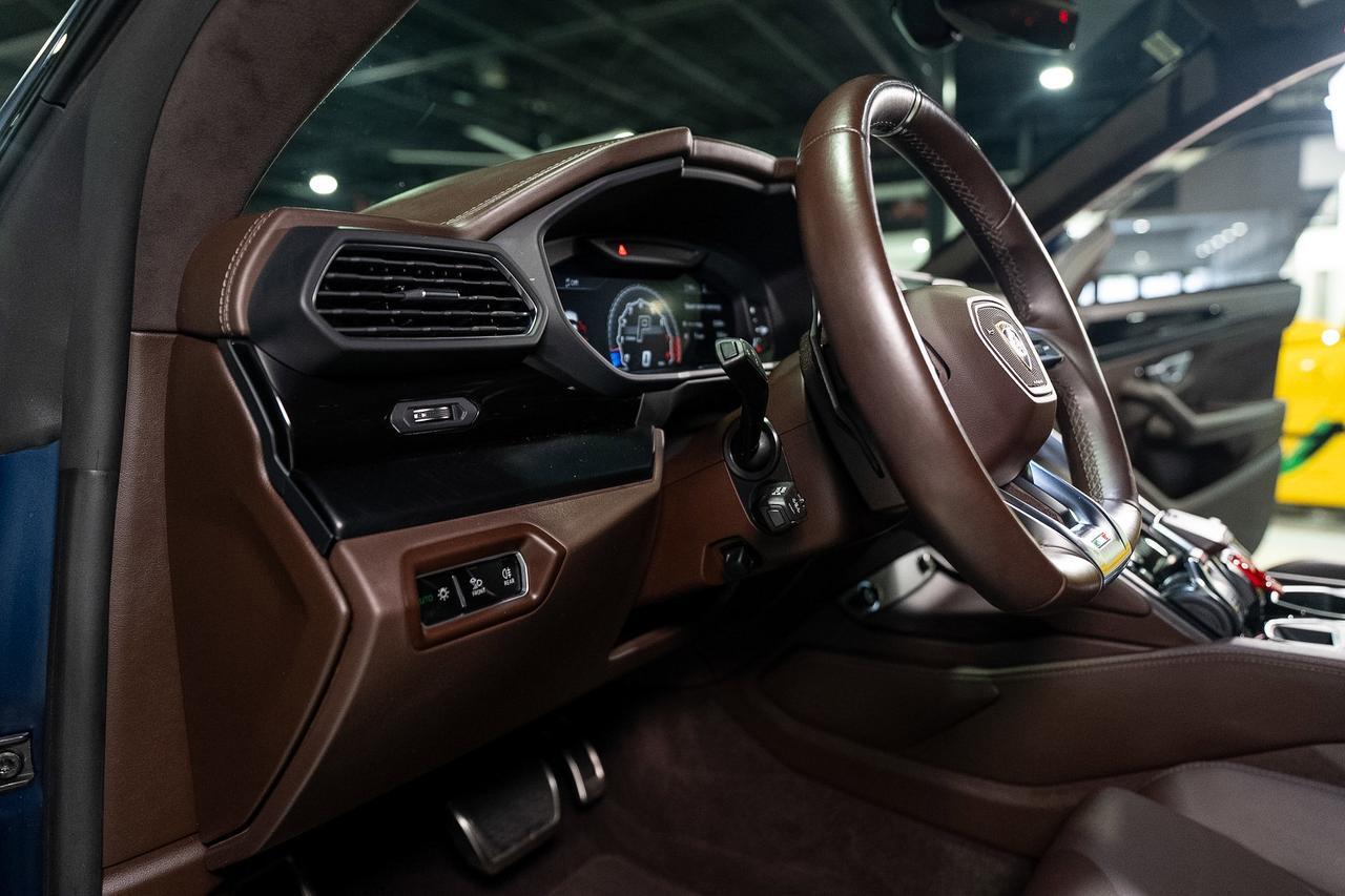2021 Lamborghini Urus Blu Astraeus Matt paint, Arancio Atlas calipers, Marrone Elpis leather/Alcantara interior AND MORE!! Fort Lauderdale FL