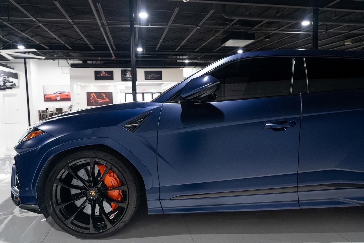 2021 Lamborghini Urus Blu Astraeus Matt paint, Arancio Atlas calipers, Marrone Elpis leather/Alcantara interior AND MORE!! Fort Lauderdale FL