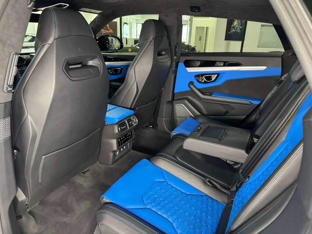 2021 Lamborghini Urus Blu Eleos Matt paint, Ad Personam options, panoramic roof, Bang & Olufsen audio AND MUCH MORE!! Fort Lauderdale FL