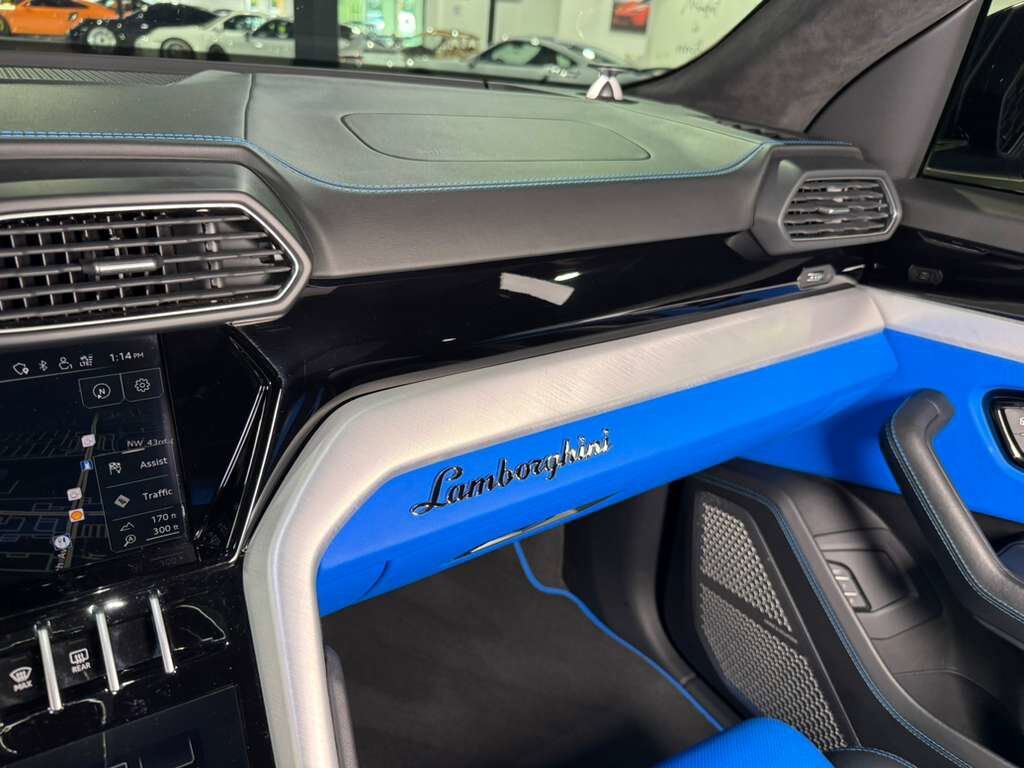 2021 Lamborghini Urus Blu Eleos Matt paint, Ad Personam options, panoramic roof, Bang & Olufsen audio AND MUCH MORE!! Fort Lauderdale FL