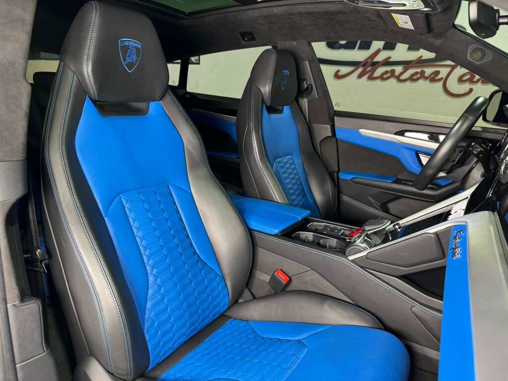 2021 Lamborghini Urus Blu Eleos Matt paint, Ad Personam options, panoramic roof, Bang & Olufsen audio AND MUCH MORE!! Fort Lauderdale FL