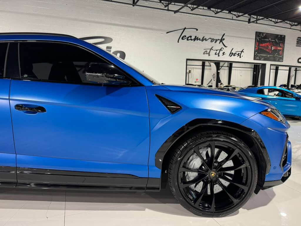 2021 Lamborghini Urus Blu Eleos Matt paint, Ad Personam options, panoramic roof, Bang & Olufsen audio AND MUCH MORE!! Fort Lauderdale FL