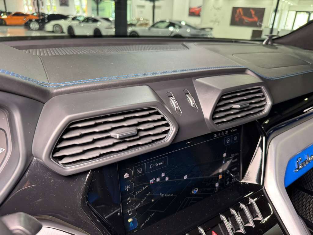 2021 Lamborghini Urus Blu Eleos Matt paint, Ad Personam options, panoramic roof, Bang & Olufsen audio AND MUCH MORE!! Fort Lauderdale FL