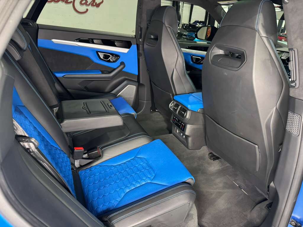 2021 Lamborghini Urus Blu Eleos Matt paint, Ad Personam options, panoramic roof, Bang & Olufsen audio AND MUCH MORE!! Fort Lauderdale FL