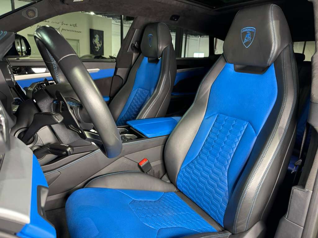 2021 Lamborghini Urus Blu Eleos Matt paint, Ad Personam options, panoramic roof, Bang & Olufsen audio AND MUCH MORE!! Fort Lauderdale FL