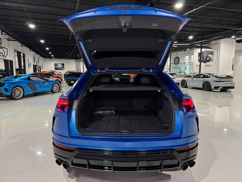 2021 Lamborghini Urus Blu Eleos Matt paint, Ad Personam options, panoramic roof, Bang & Olufsen audio AND MUCH MORE!! Fort Lauderdale FL