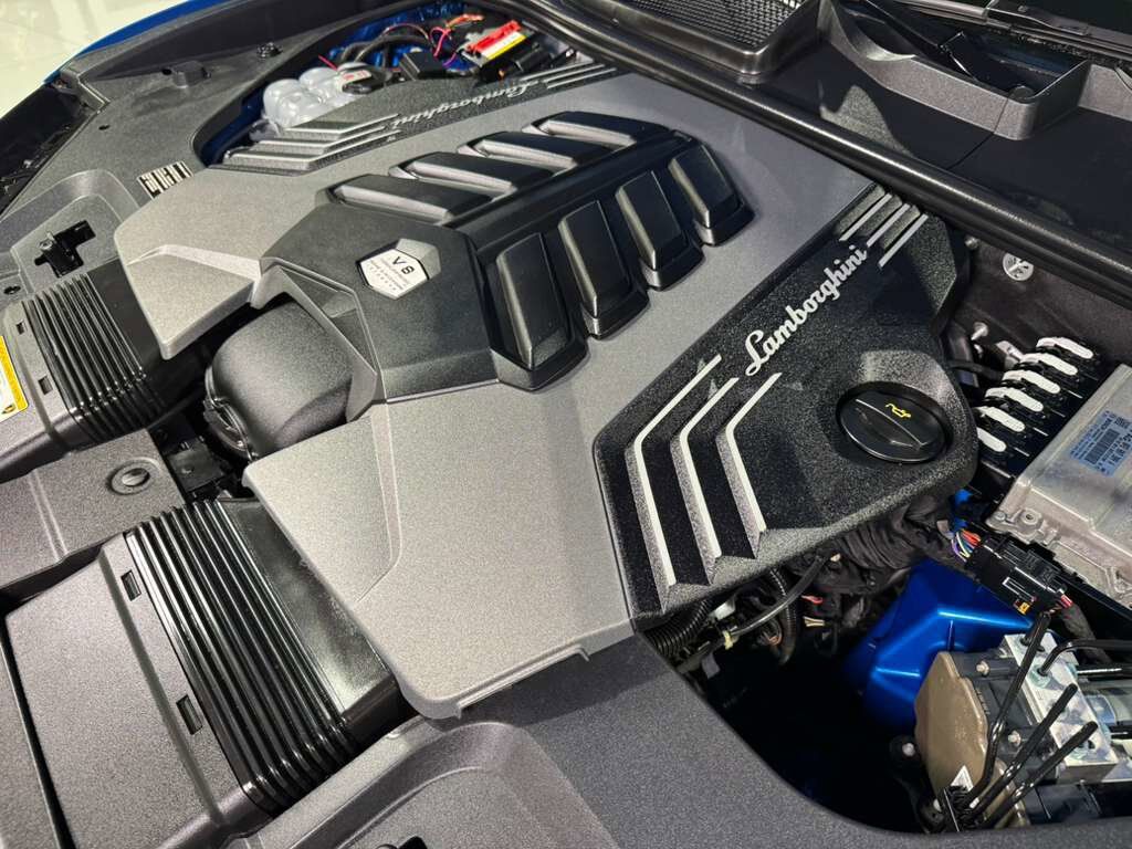 2021 Lamborghini Urus Blu Eleos Matt paint, Ad Personam options, panoramic roof, Bang & Olufsen audio AND MUCH MORE!! Fort Lauderdale FL