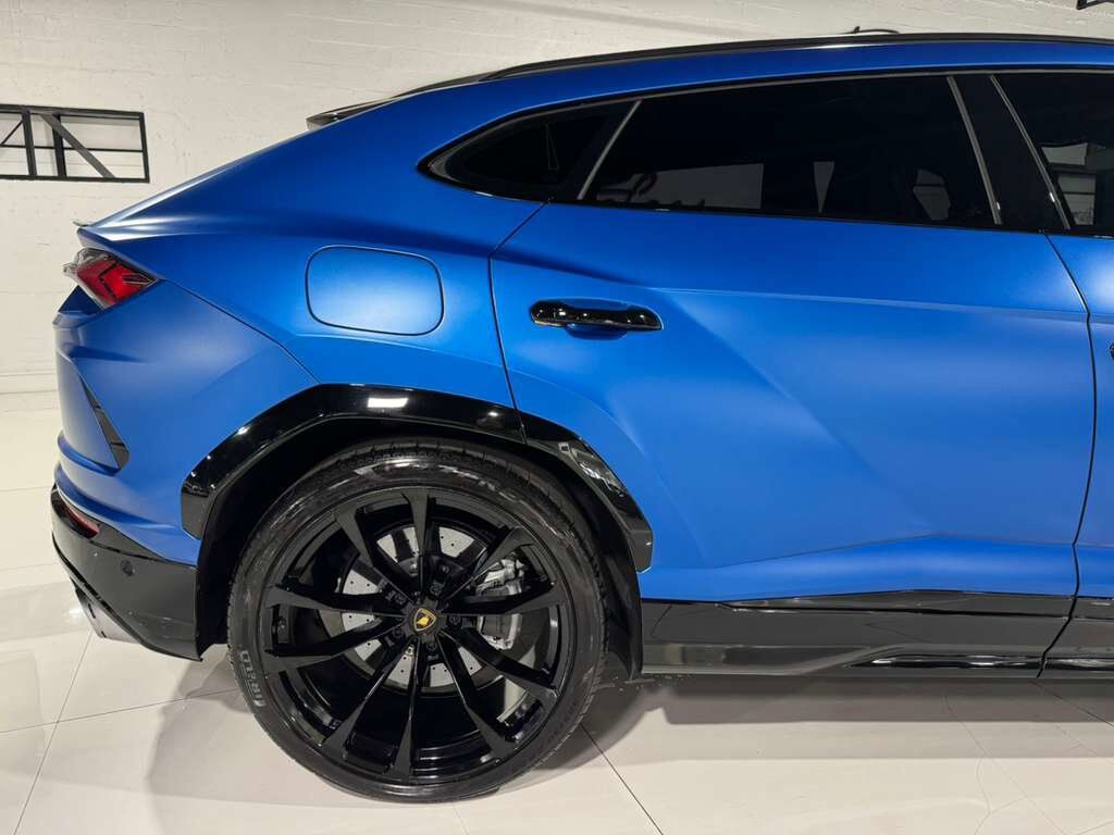 2021 Lamborghini Urus Blu Eleos Matt paint, Ad Personam options, panoramic roof, Bang & Olufsen audio AND MUCH MORE!! Fort Lauderdale FL