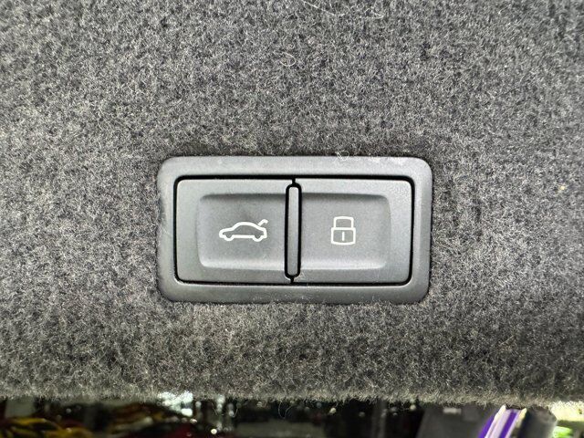 2021 Lamborghini Urus Viola Parsifae paint, Arancio Borealis calipers, Bang & Olufsen audio system AND MUCH MORE!! Fort Lauderdale FL
