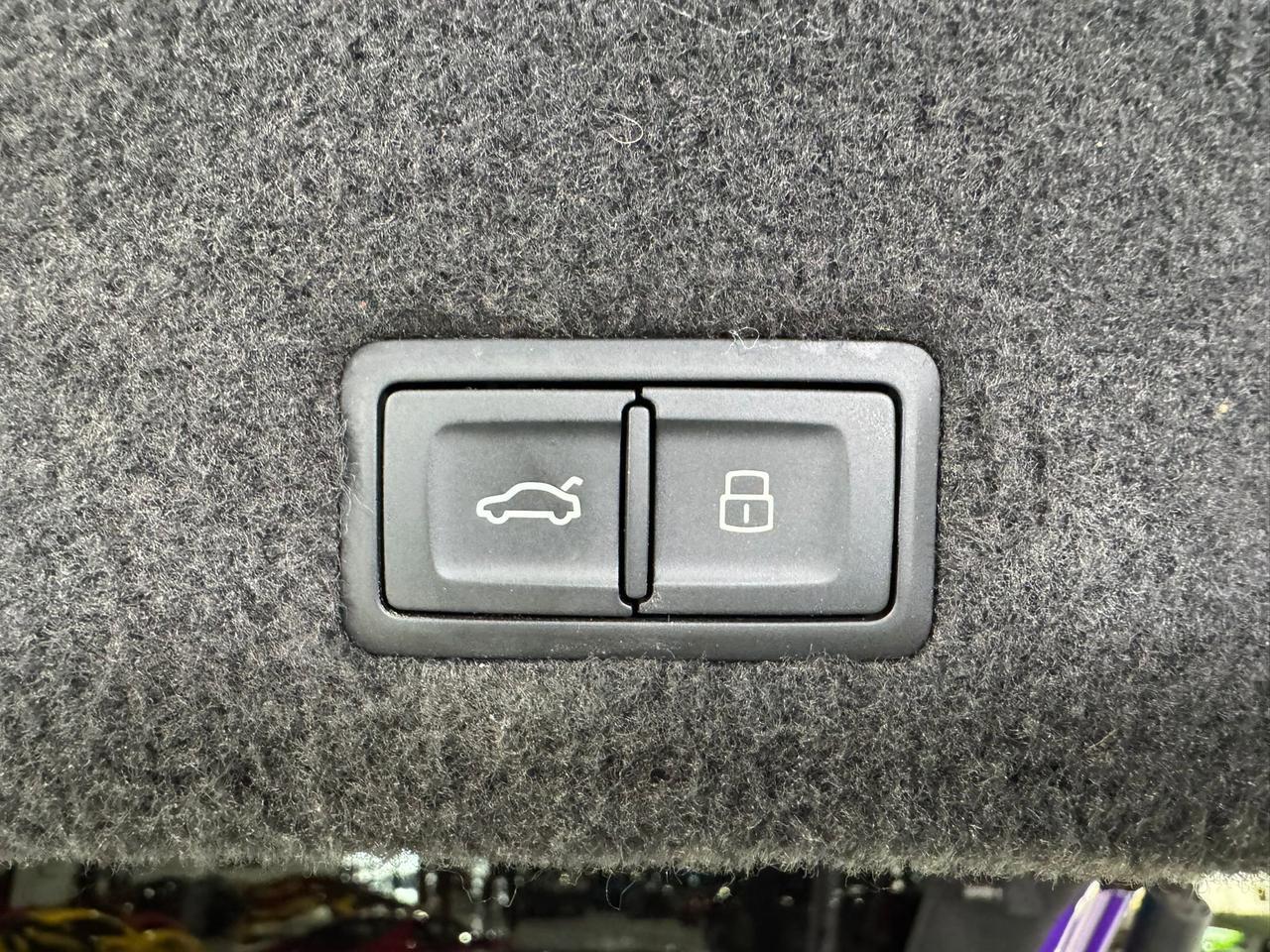 2021 Lamborghini Urus Viola Parsifae paint, Arancio Borealis calipers, Bang & Olufsen audio system AND MUCH MORE!! Fort Lauderdale FL