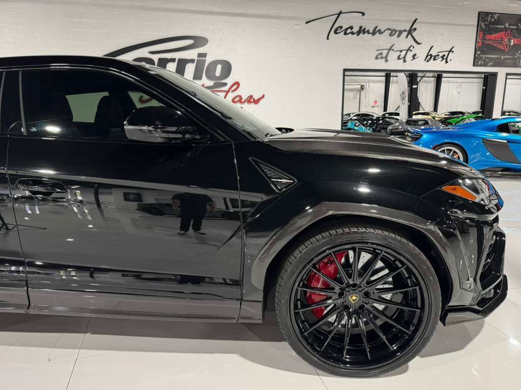 2021 Lamborghini Urus WIDE BODY KIT!! Nero Helene paint, pano roof, Bang & Olufsen audio system AND MUCH MORE!! Fort Lauderdale FL