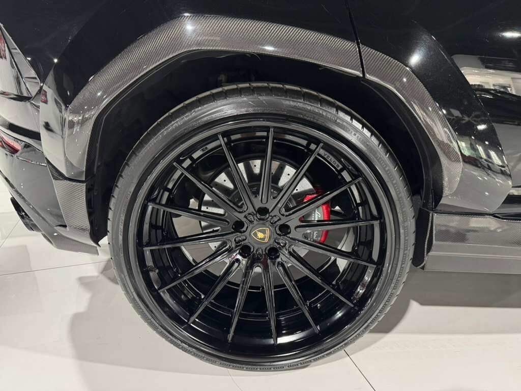 2021 Lamborghini Urus WIDE BODY KIT!! Nero Helene paint, pano roof, Bang & Olufsen audio system AND MUCH MORE!! Fort Lauderdale FL