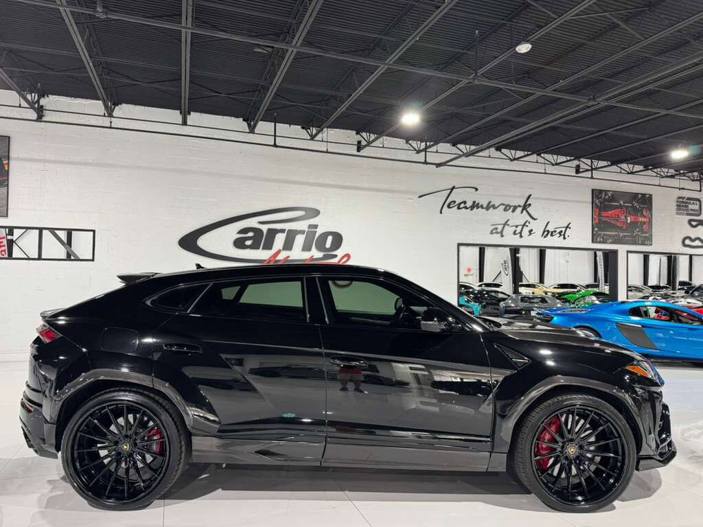 2021 Lamborghini Urus WIDE BODY KIT!! Nero Helene paint, pano roof, Bang & Olufsen audio system AND MUCH MORE!! Fort Lauderdale FL