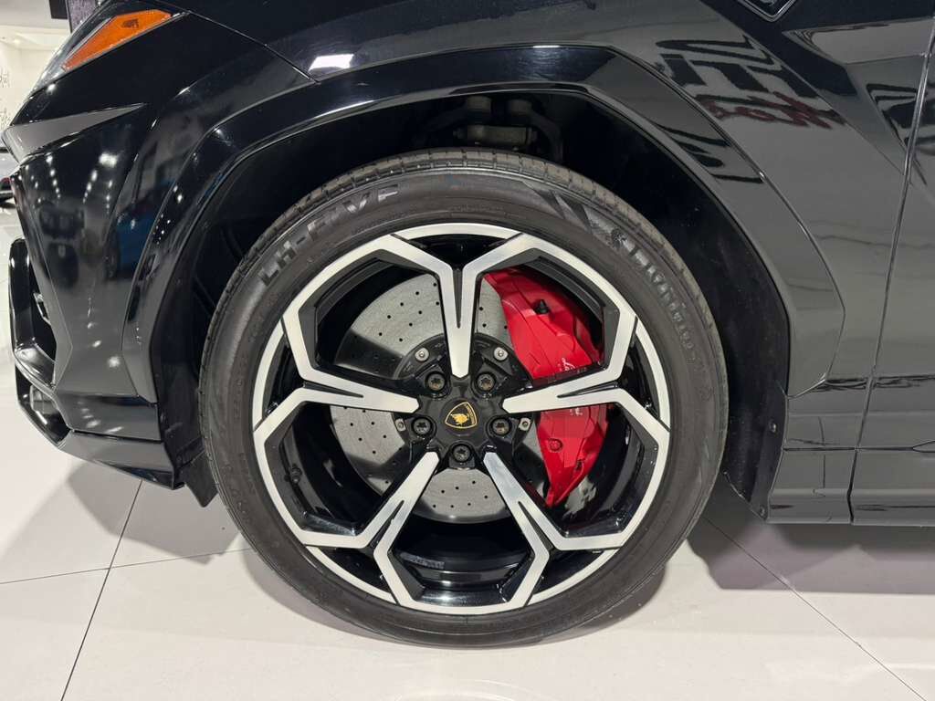 2021 Lamborghini Urus panoramic roof, Bang & Olufsen audio system, interior carbon trim AND MUCH MORE!! Fort Lauderdale FL