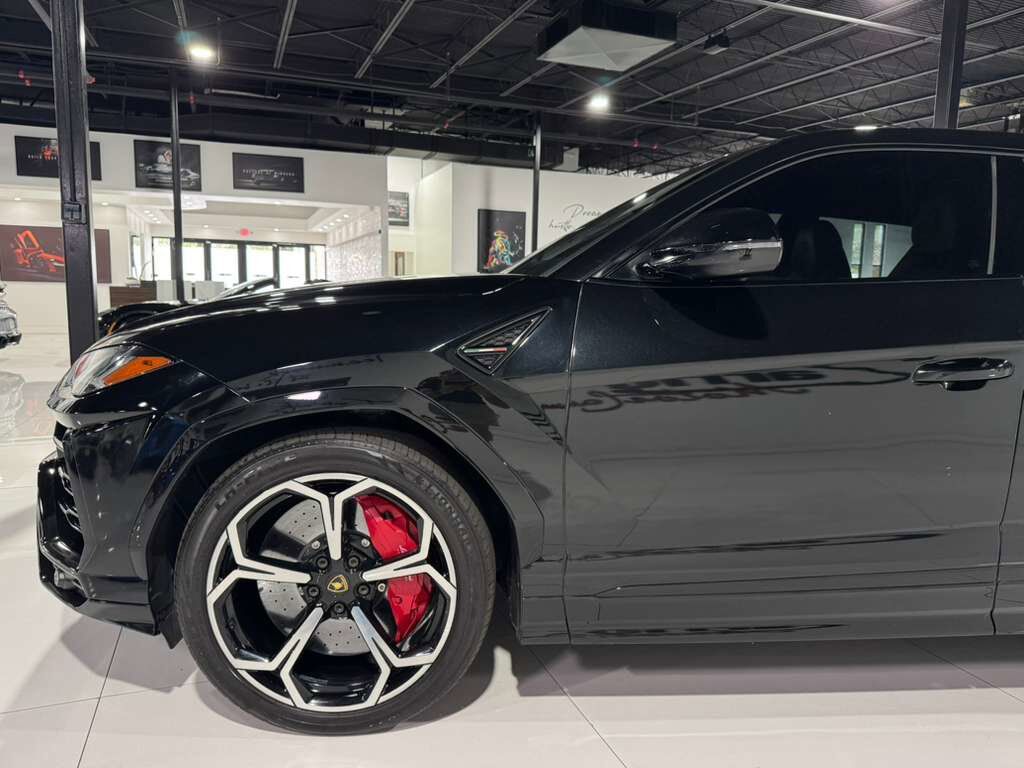 2021 Lamborghini Urus panoramic roof, Bang & Olufsen audio system, interior carbon trim AND MUCH MORE!! Fort Lauderdale FL