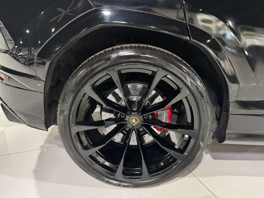 2021 Lamborghini Urus panoramic roof, Bang & Olufsen audio system, interior carbon trim AND MUCH MORE!! Fort Lauderdale FL