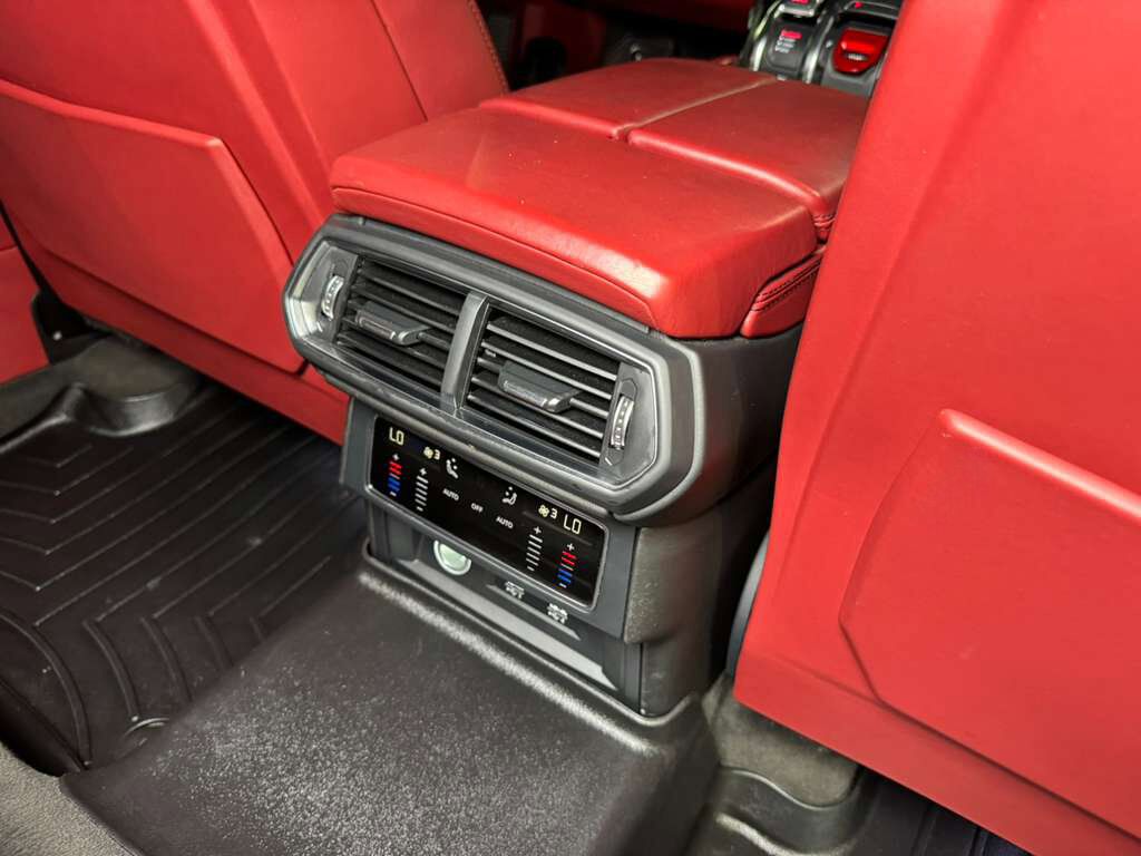 2021 Lamborghini Urus panoramic roof, Bang & Olufsen audio system, interior carbon trim AND MUCH MORE!! Fort Lauderdale FL