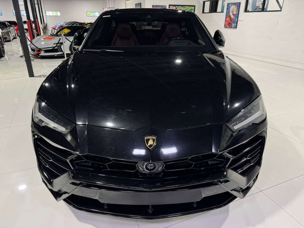 2021 Lamborghini Urus panoramic roof, Bang & Olufsen audio system, interior carbon trim AND MUCH MORE!! Fort Lauderdale FL